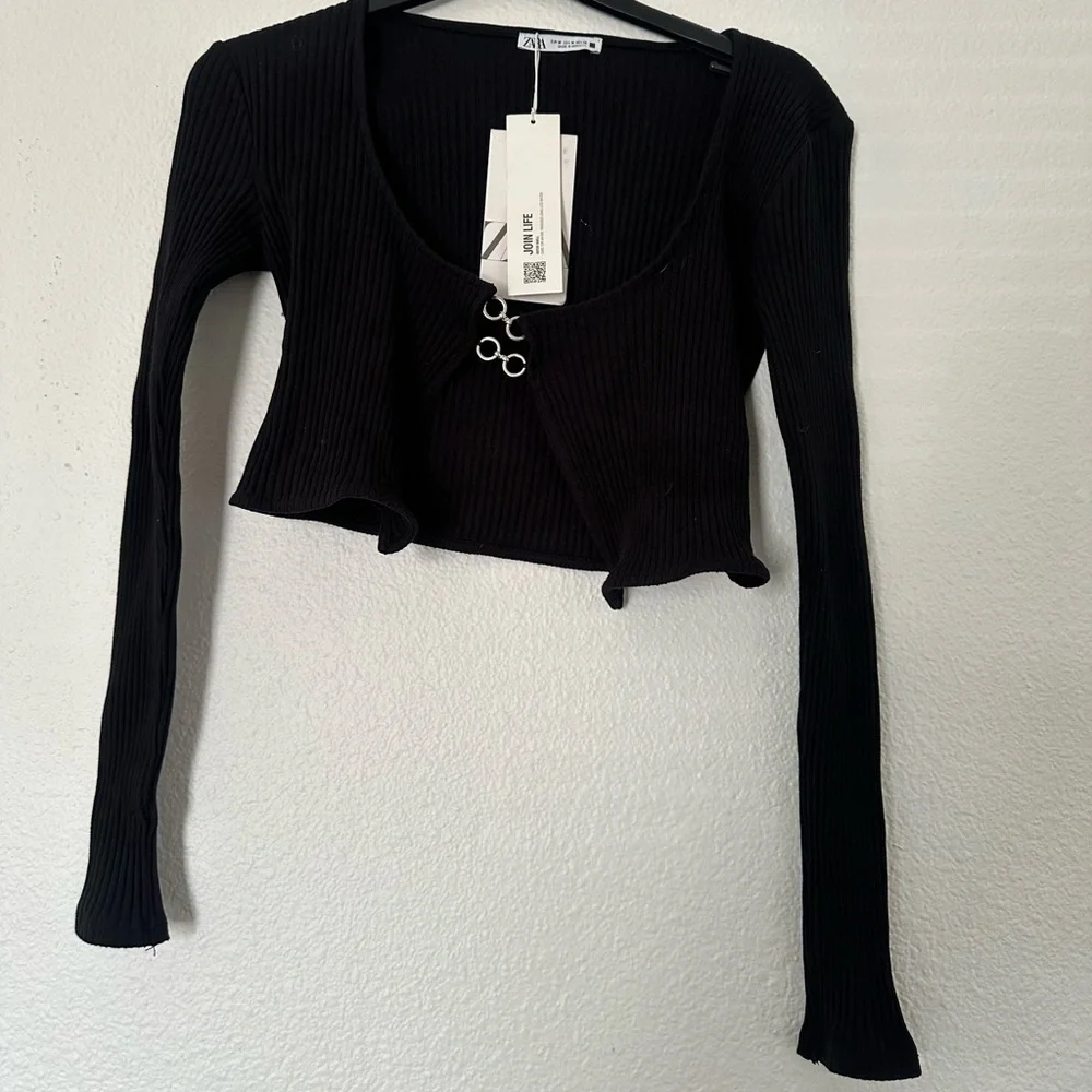 NWT Zara Ribbed Cropped Black Long Sleeve Crop Top Silver Clasp Cardigan